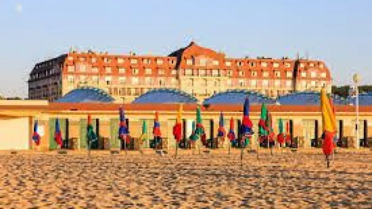 DEAUVILLE L’ÉLÉGANTE