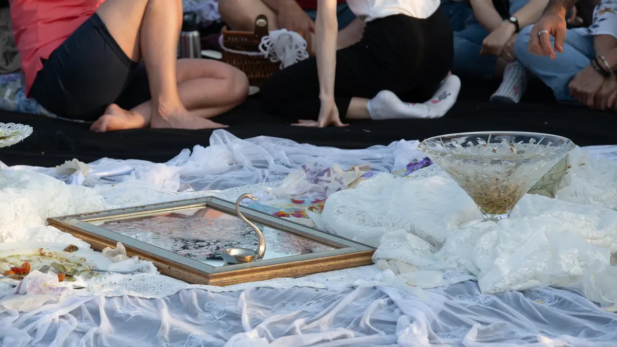 Darkness Picnic • Spectacle de DOM-