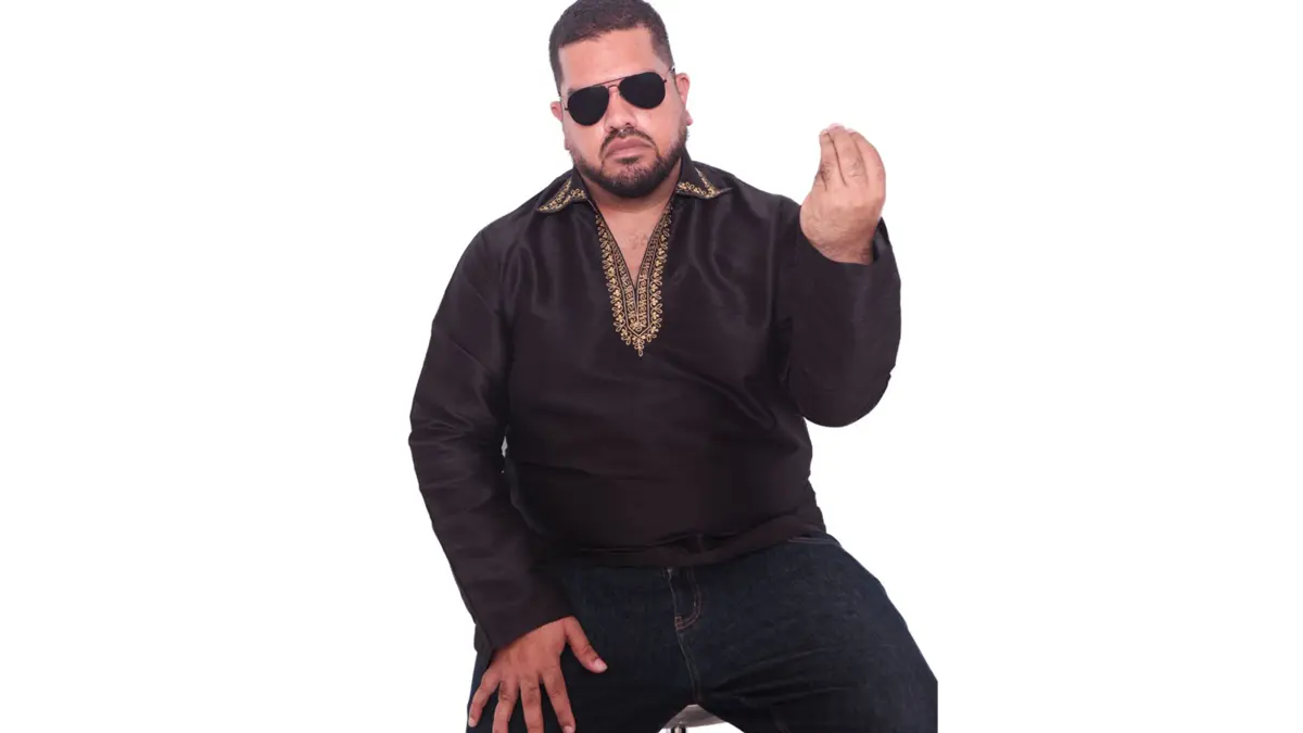 Masood Boomgaard débarque à Paris avec son spectacle « Self-Help Singh »