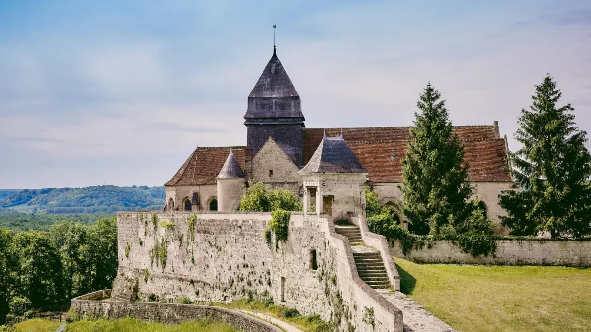 Visite audioguidée à Coucy-le-Château : "Enguerrand et la traversée du temps"