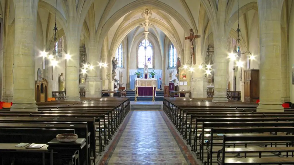Eglise Saint Julien de Vivier au court