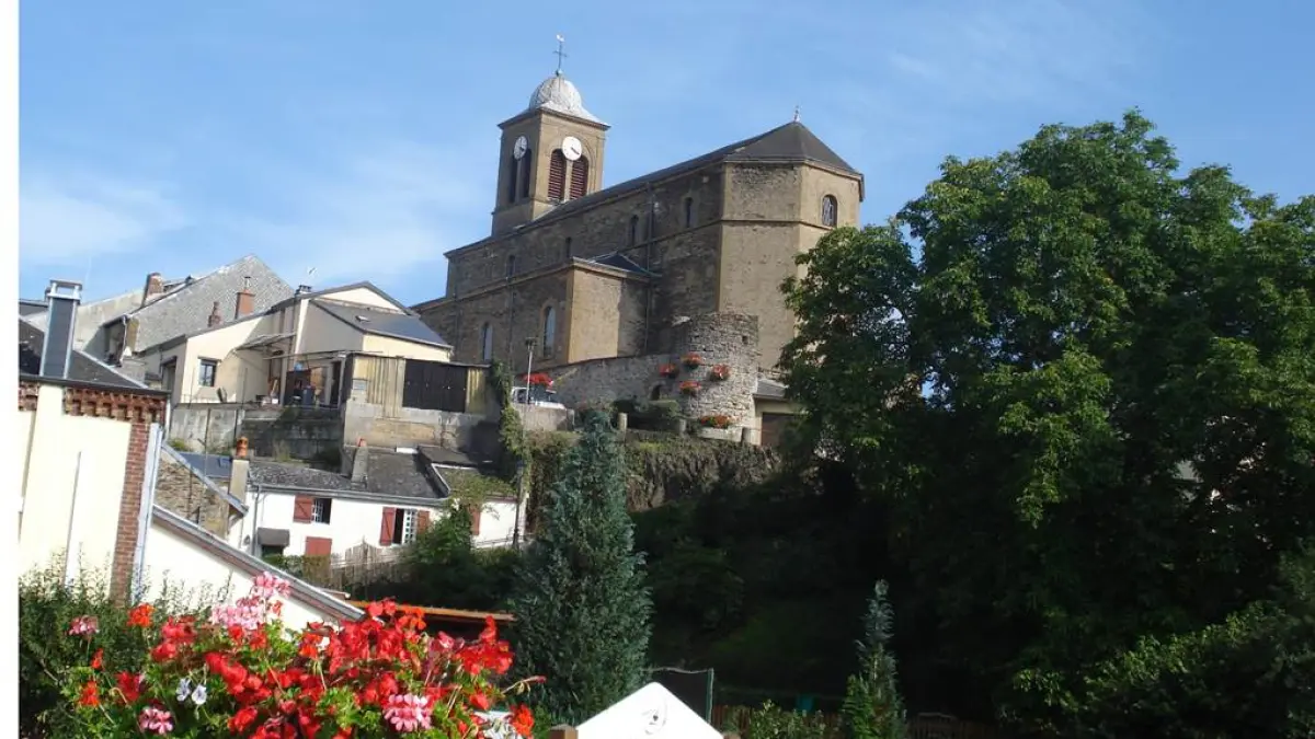 MONTCY NOTRE DAME, Village Fleuri "3 Fleurs"