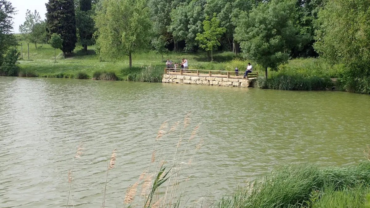 LAC DE FONTORBE - PONTON DE PÊCHE