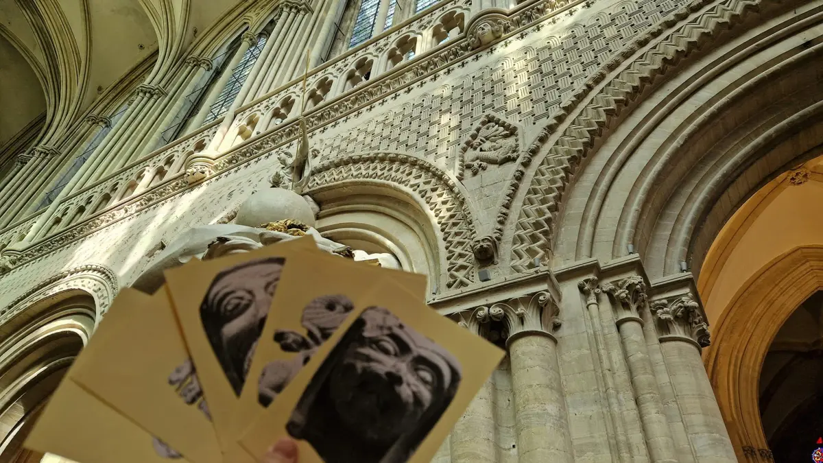 Visite Famille Étonnants Patrimoines : Le temps des bâtisseurs, cathédrale Bayeux