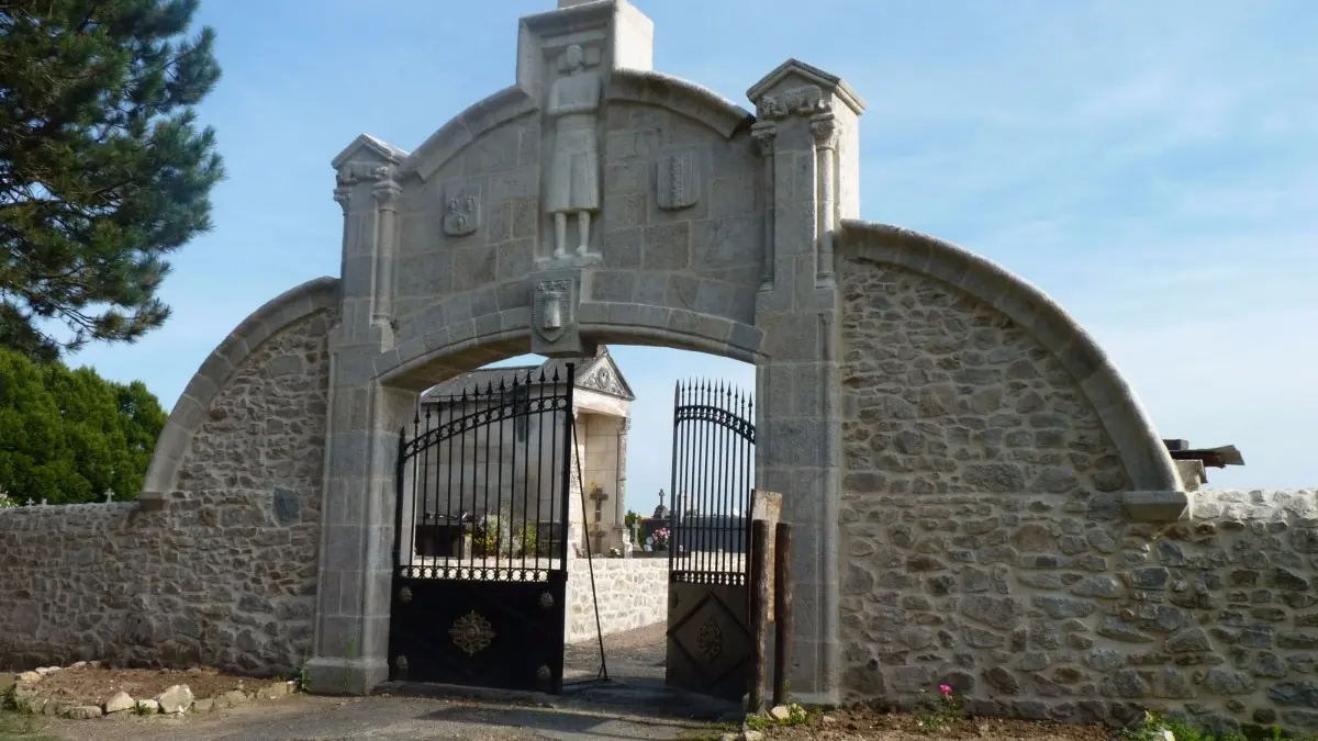 Porte de cimetière