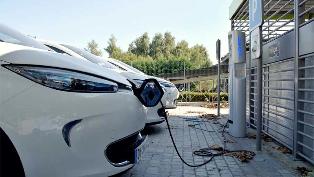 Borne de recharge pour voitures électriques - La Chapelle St Ursin - Place de la Mairie - modulo
