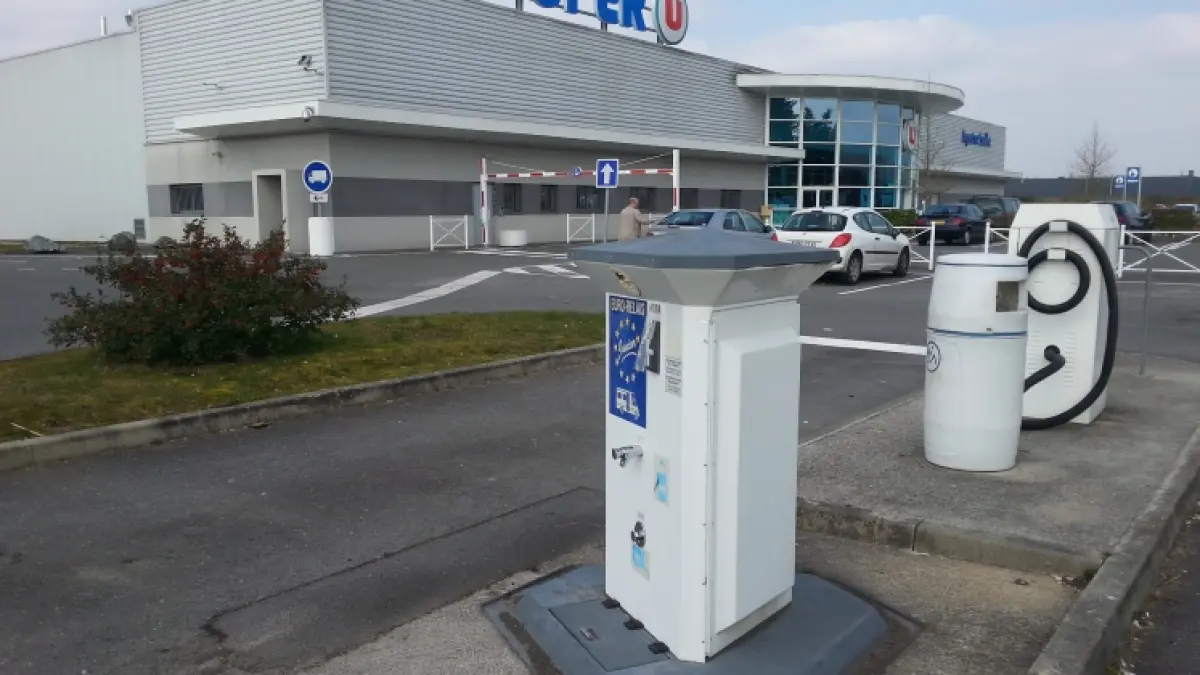 Borne de recharge pour voitures électriques - Argent-sur-Sauldre - Place du Marché - modulo