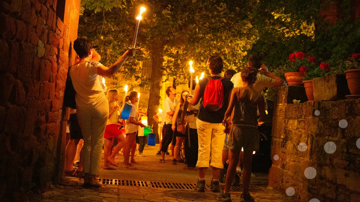 Visite guidée Nocturne de Collonges-la-Rouge