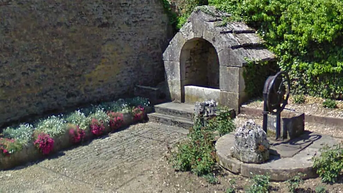 Ancienne fontaine de Tornay