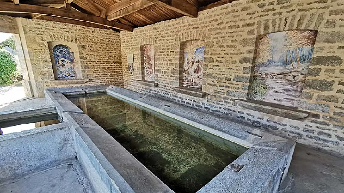 Les fresques du lavoir d'Aujeurres