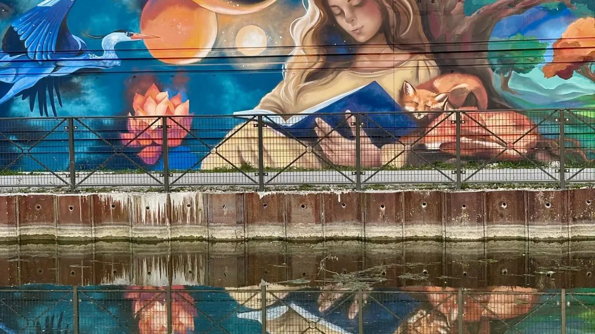 Fresque d'Anna Conda sur le Canal d'Orléans