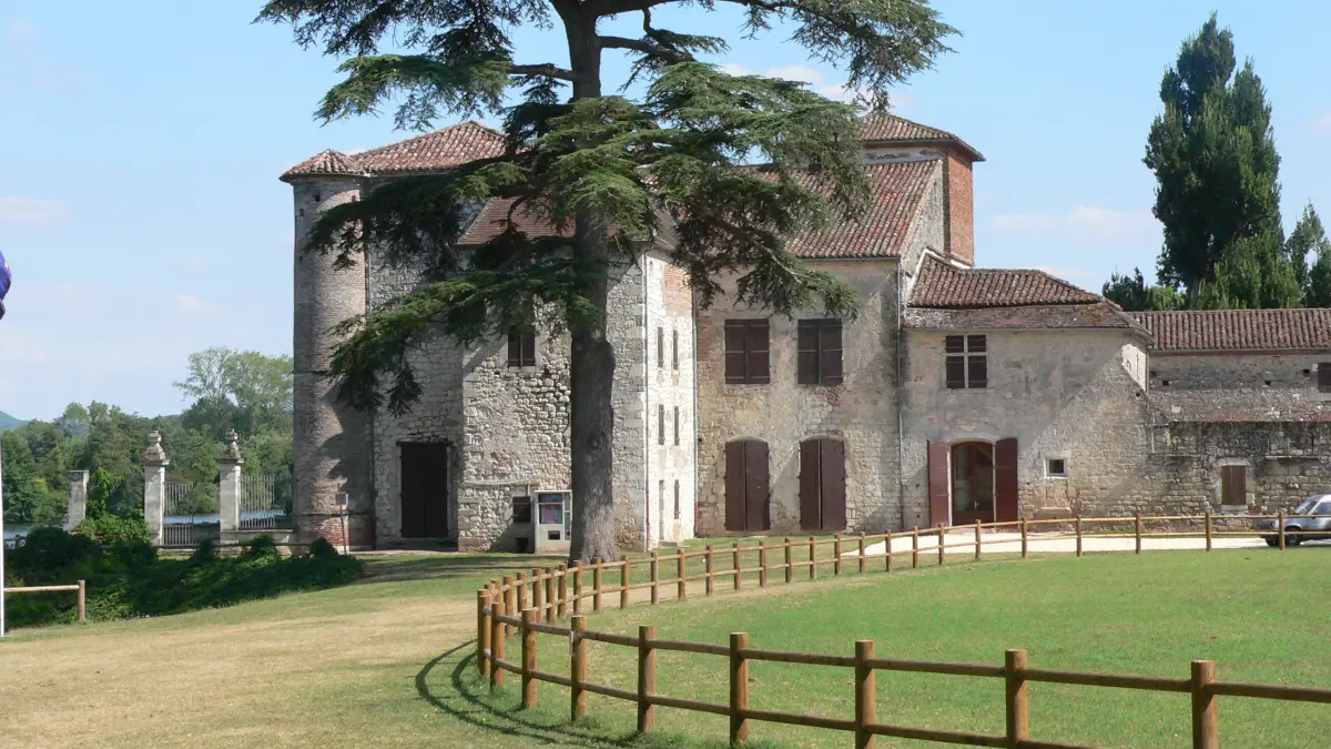 Base municipale de Rogé