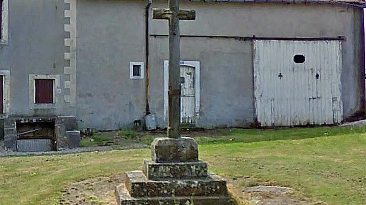 Croix de Pierrefaites (1)