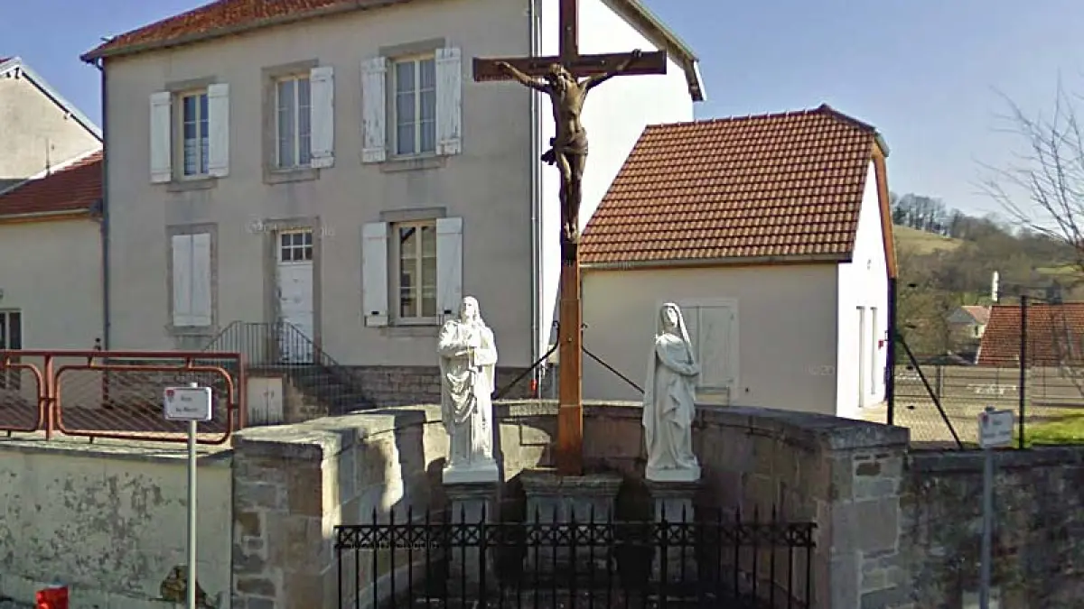 Croix de mission de Neuilly-l'Evêque