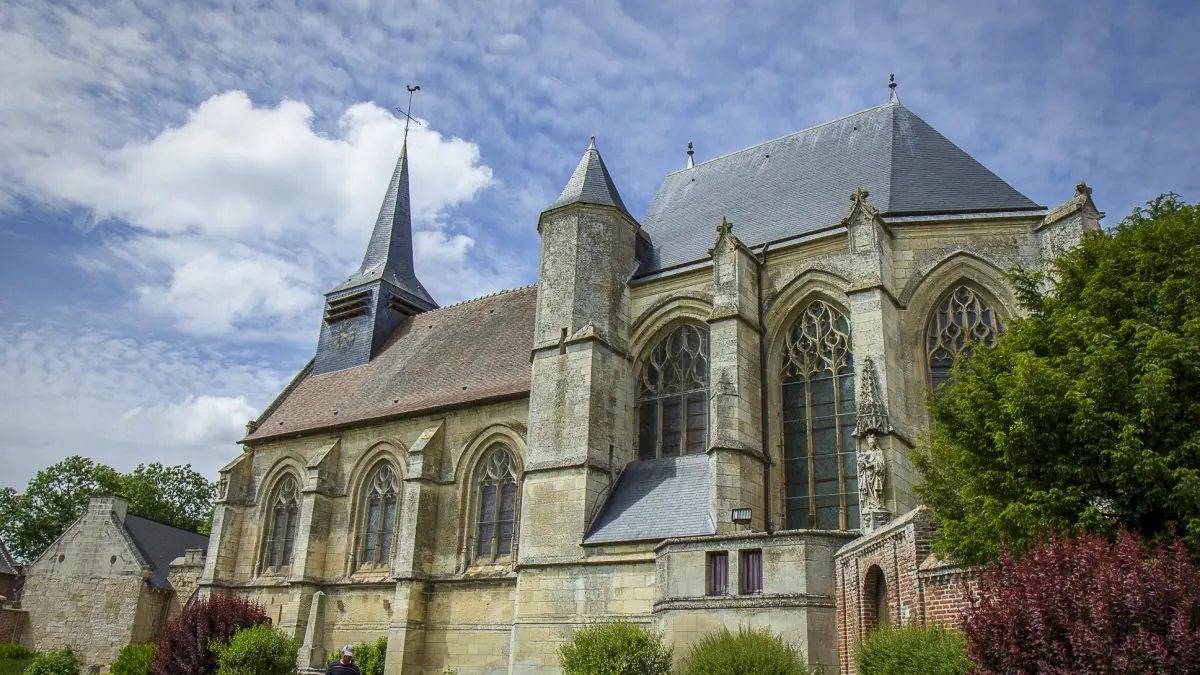 Église de Folleville classée à l'UNESCO au titre des chemins de St Jacques de Compostelle