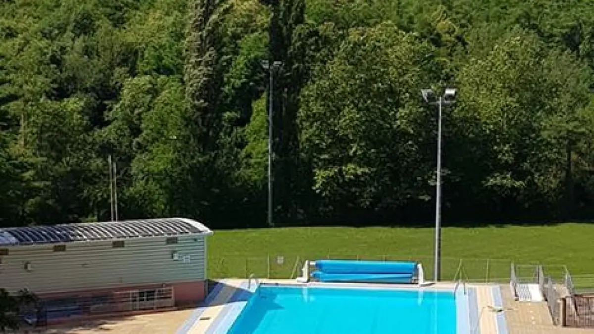 PISCINE MUNICIPALE DE SAINT LAURENT DE CERDANS