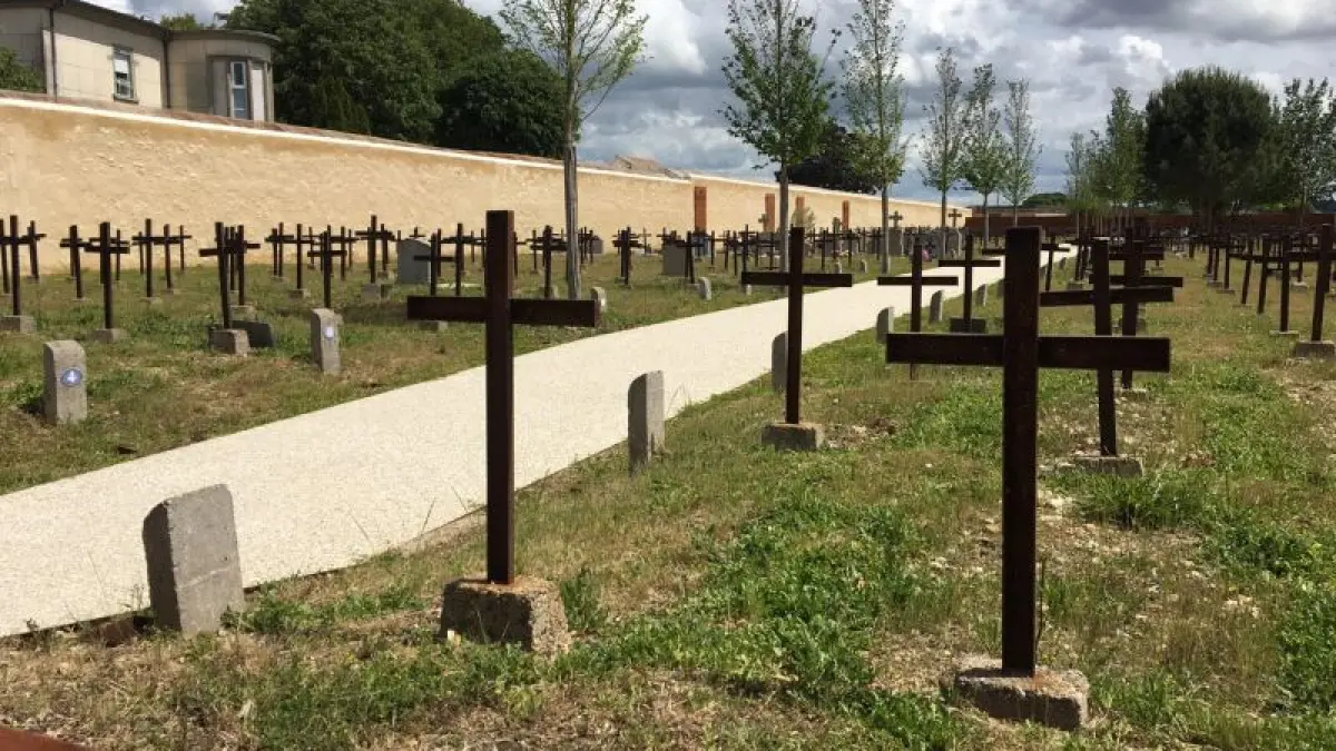 Site Mémorial du cimetière des Oubliés et la Maison du Fossoyeur
