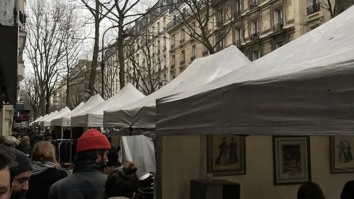 Brocante professionnelle - Boulevard de Vaugirard - (15e)