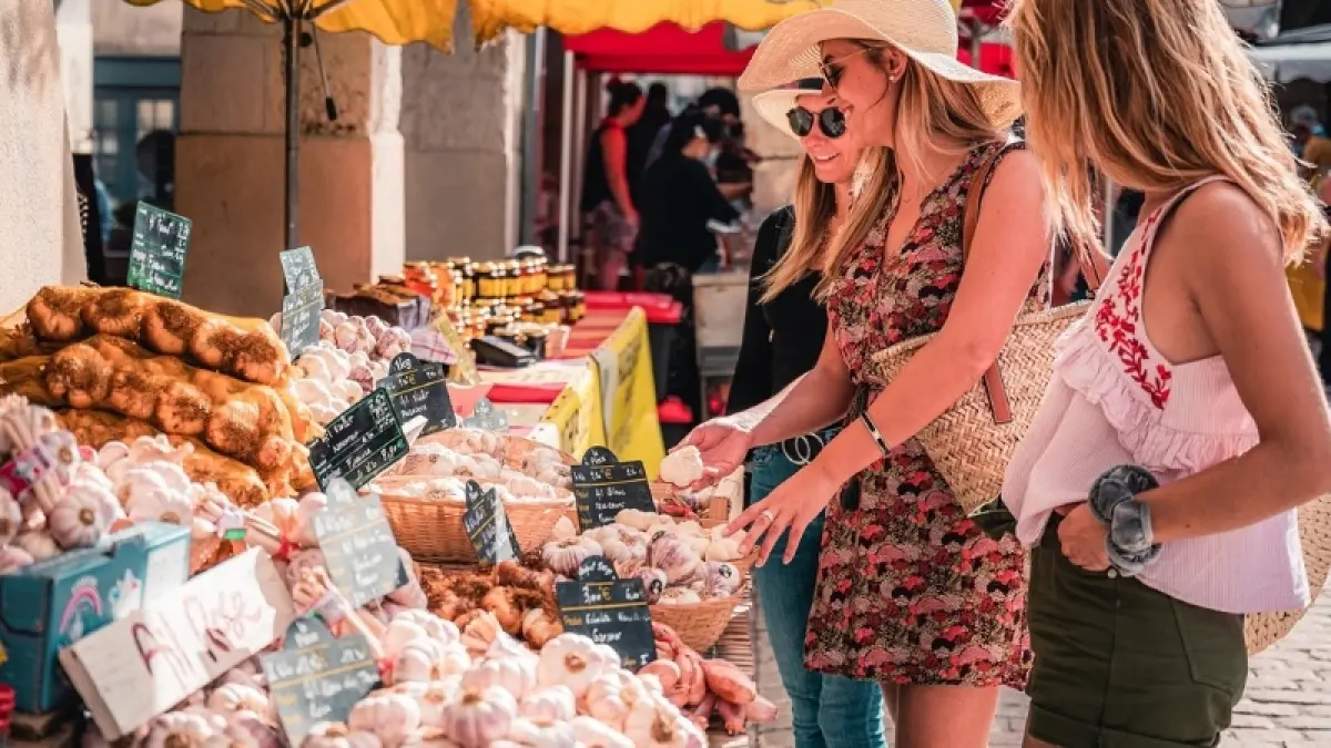 Marché traditionnel estival de Villeréal
