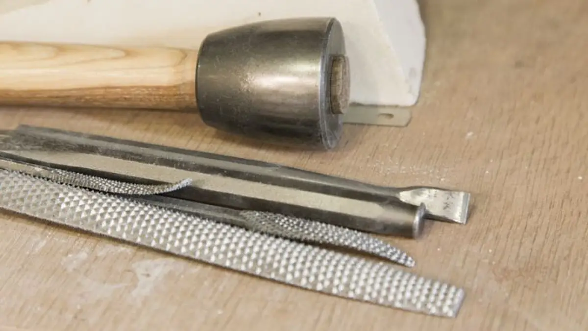 Initiation taille de pierre : outils et gestes / Académie d'art de Meudon