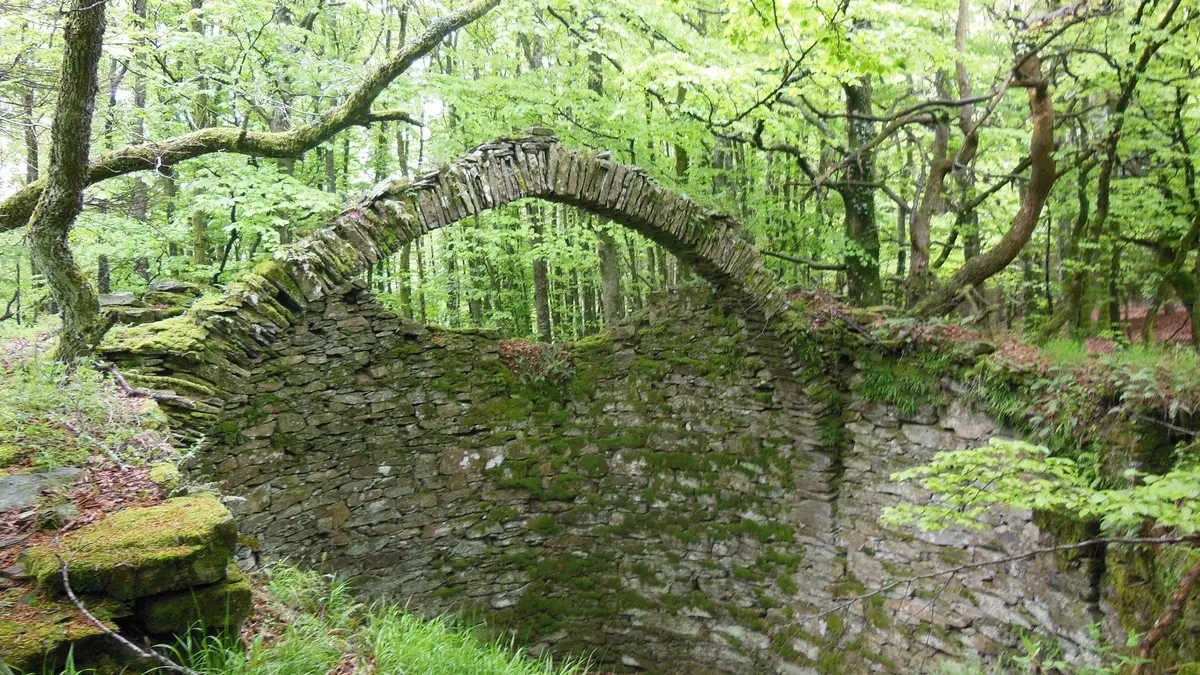 LE SENTIER DES GLACIÈRES